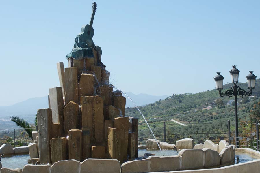 Monumento al cante por malagueña Álora