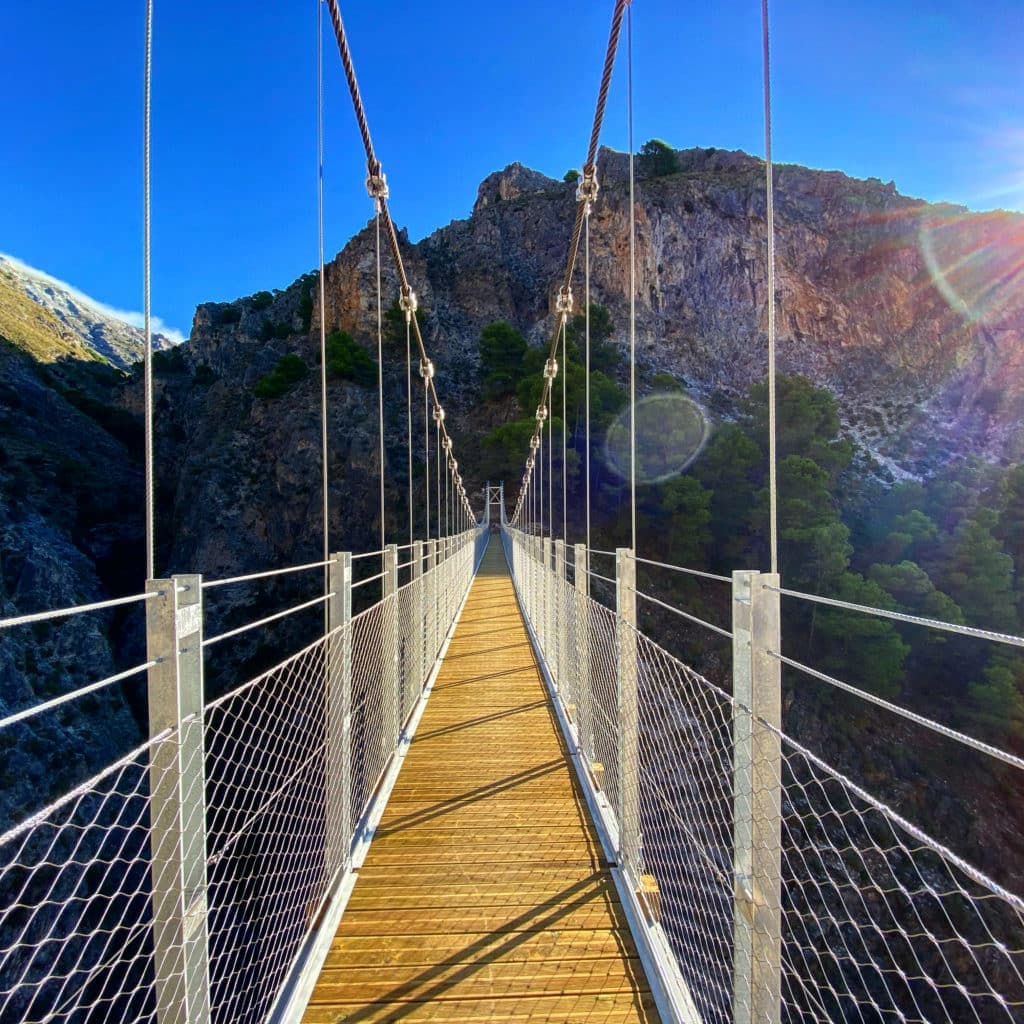 Puente colgante en Málaga El Saltillo